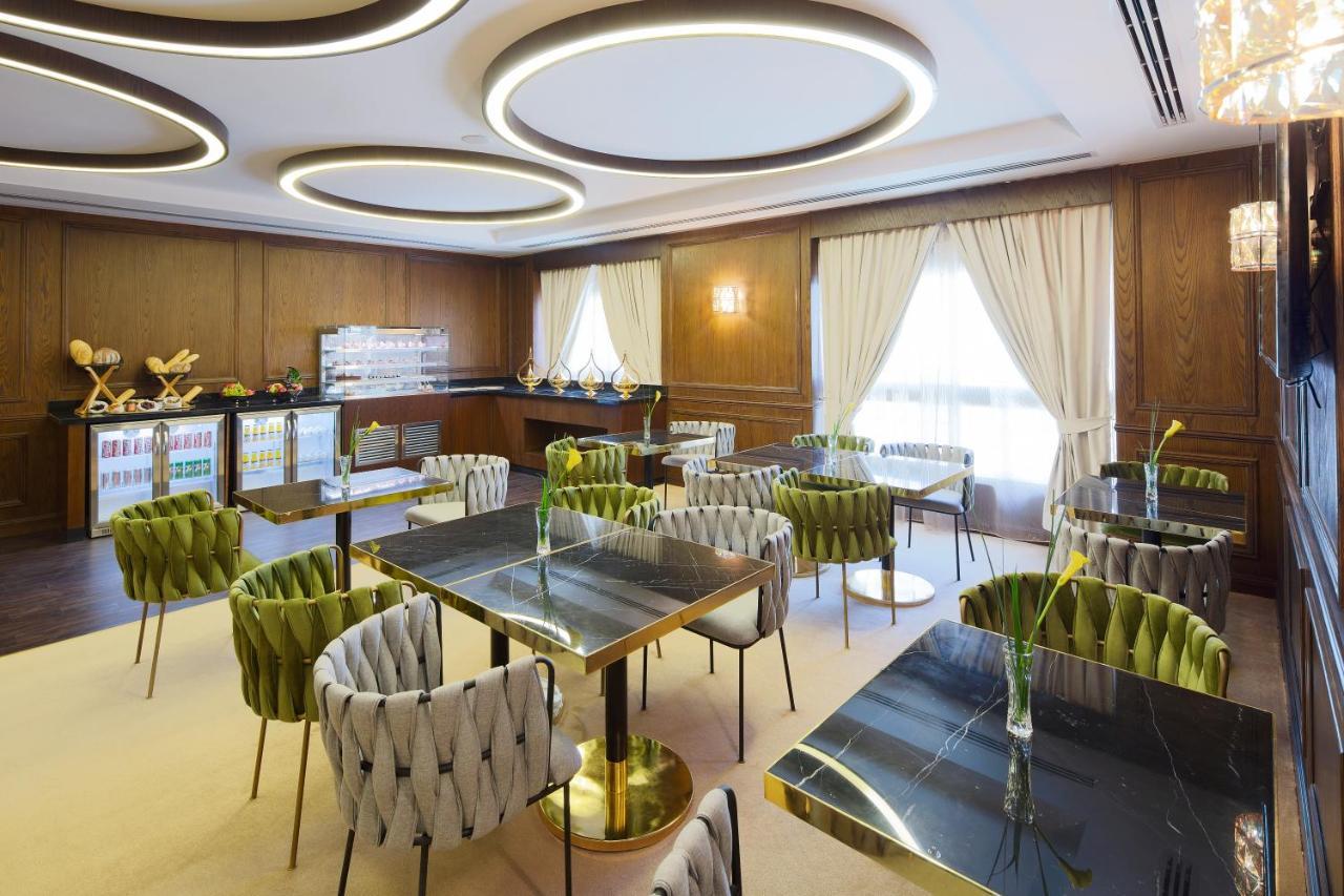 Barcelo Al Jaddaf, Dubai Hotell Eksteriør bilde The lounge at the airport