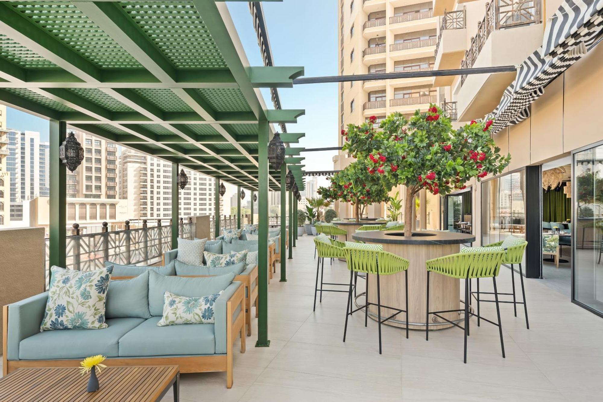 Barcelo Al Jaddaf, Dubai Hotell Eksteriør bilde Rooftop terrace